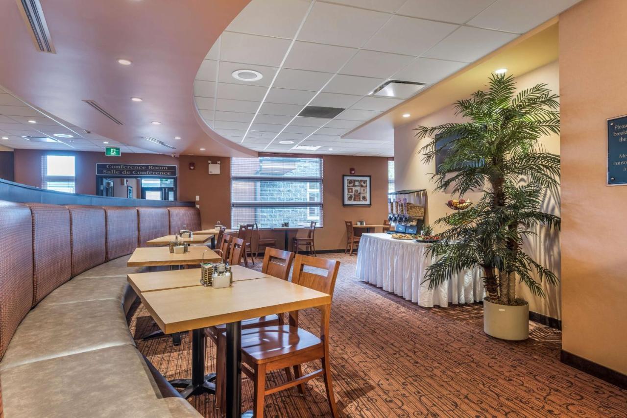 Best Western Plus, Bathurst Hotel & Suites Extérieur photo