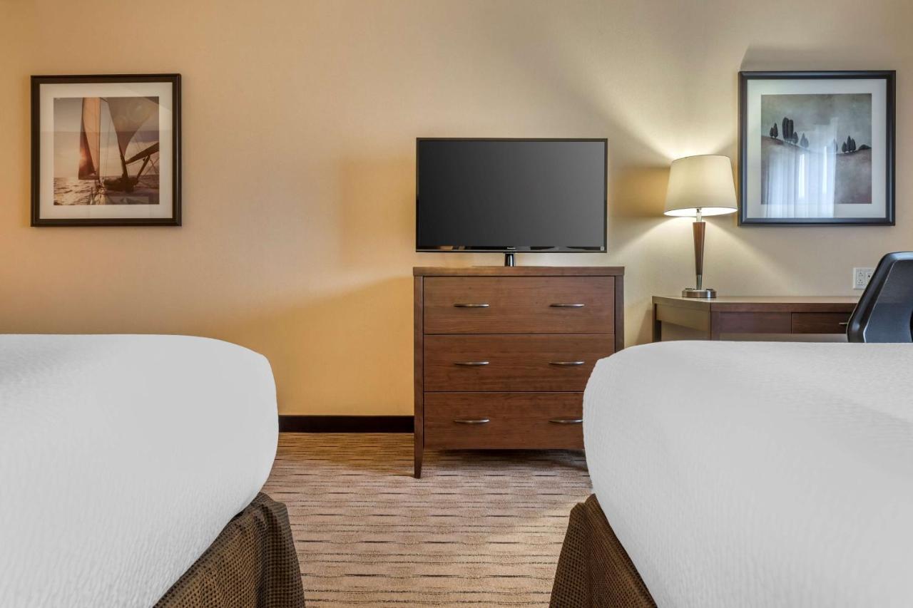 Best Western Plus, Bathurst Hotel & Suites Extérieur photo
