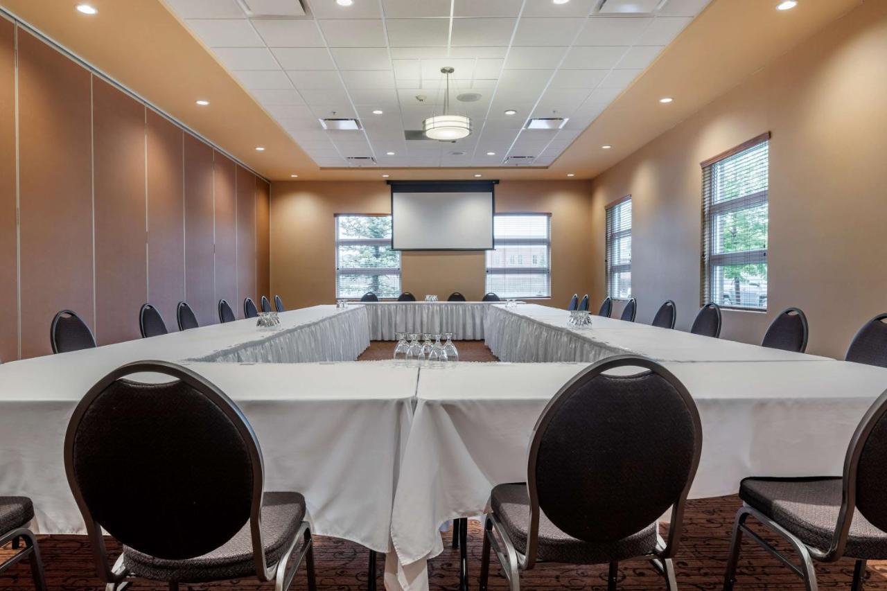 Best Western Plus, Bathurst Hotel & Suites Extérieur photo