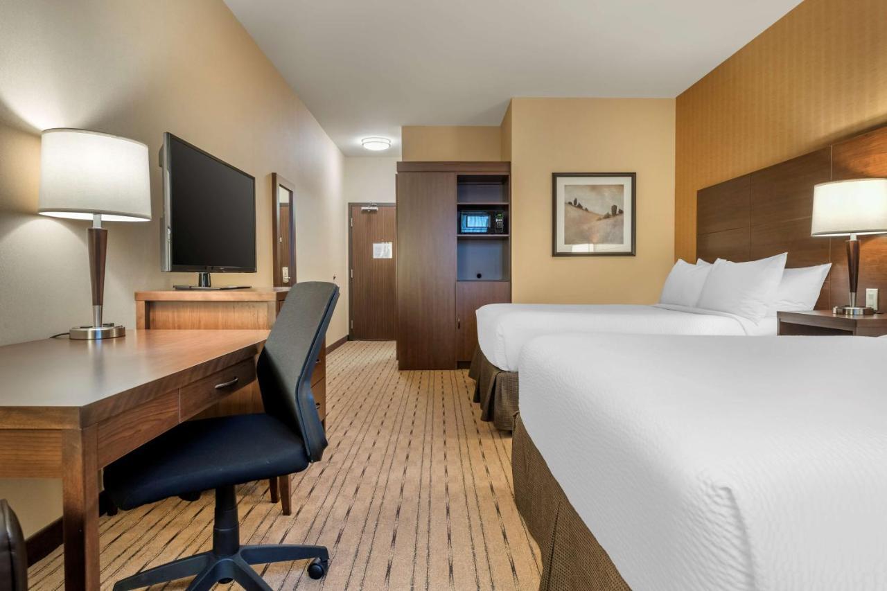 Best Western Plus, Bathurst Hotel & Suites Extérieur photo