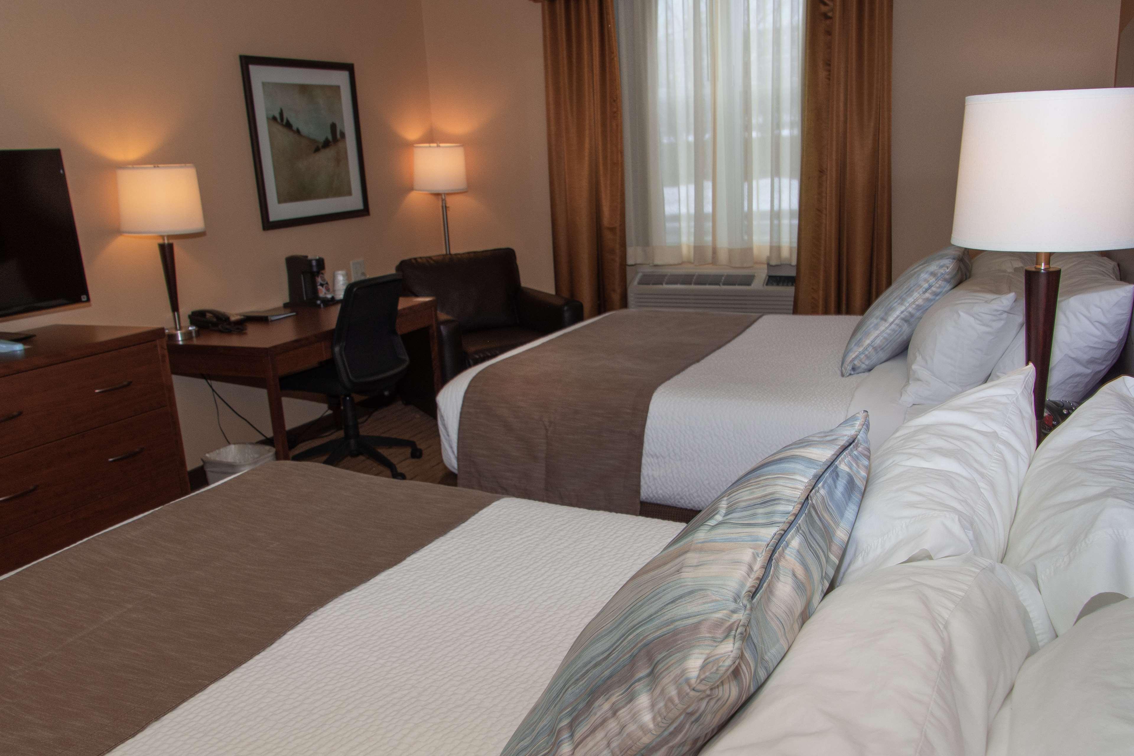 Best Western Plus, Bathurst Hotel & Suites Extérieur photo