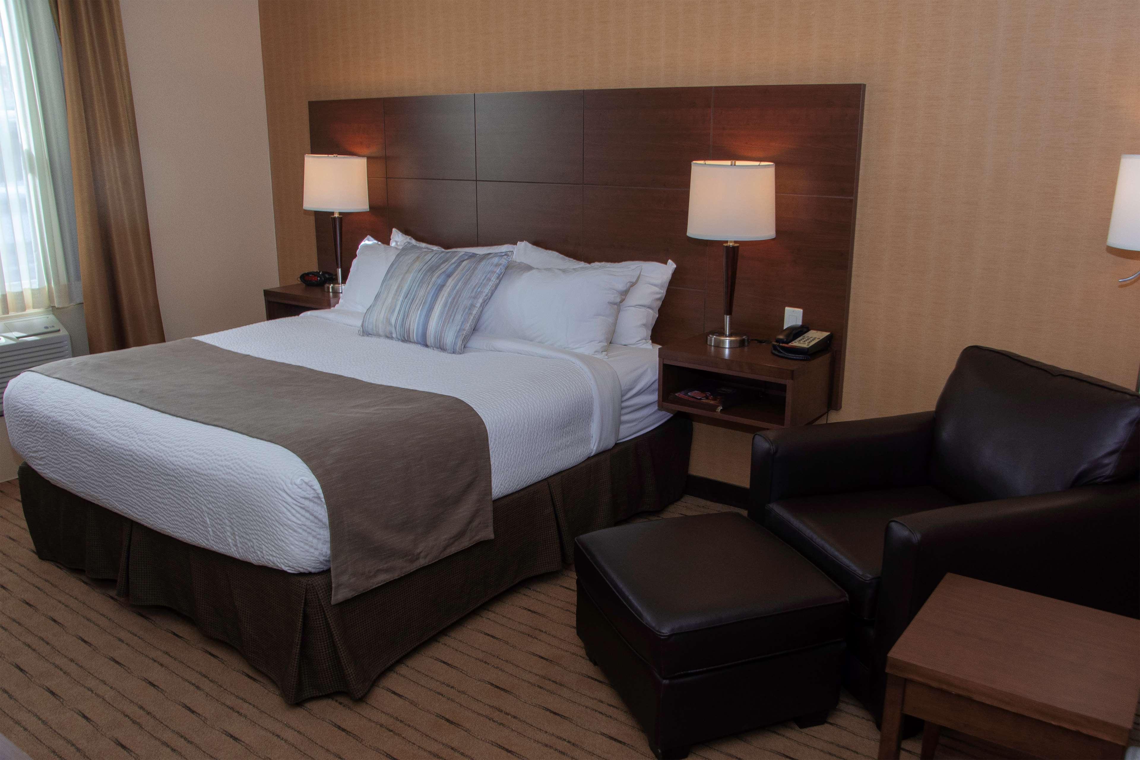 Best Western Plus, Bathurst Hotel & Suites Extérieur photo